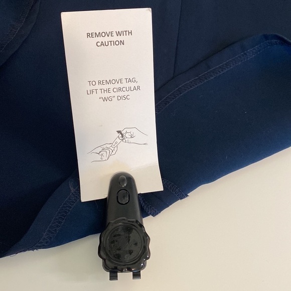 Tadashi Shoji Navy/Gold Sleeveless Gown - Size 6 - Picture 5 of 12